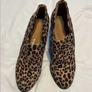 Dr. Scholl's Ankle Boots in Brown and Black